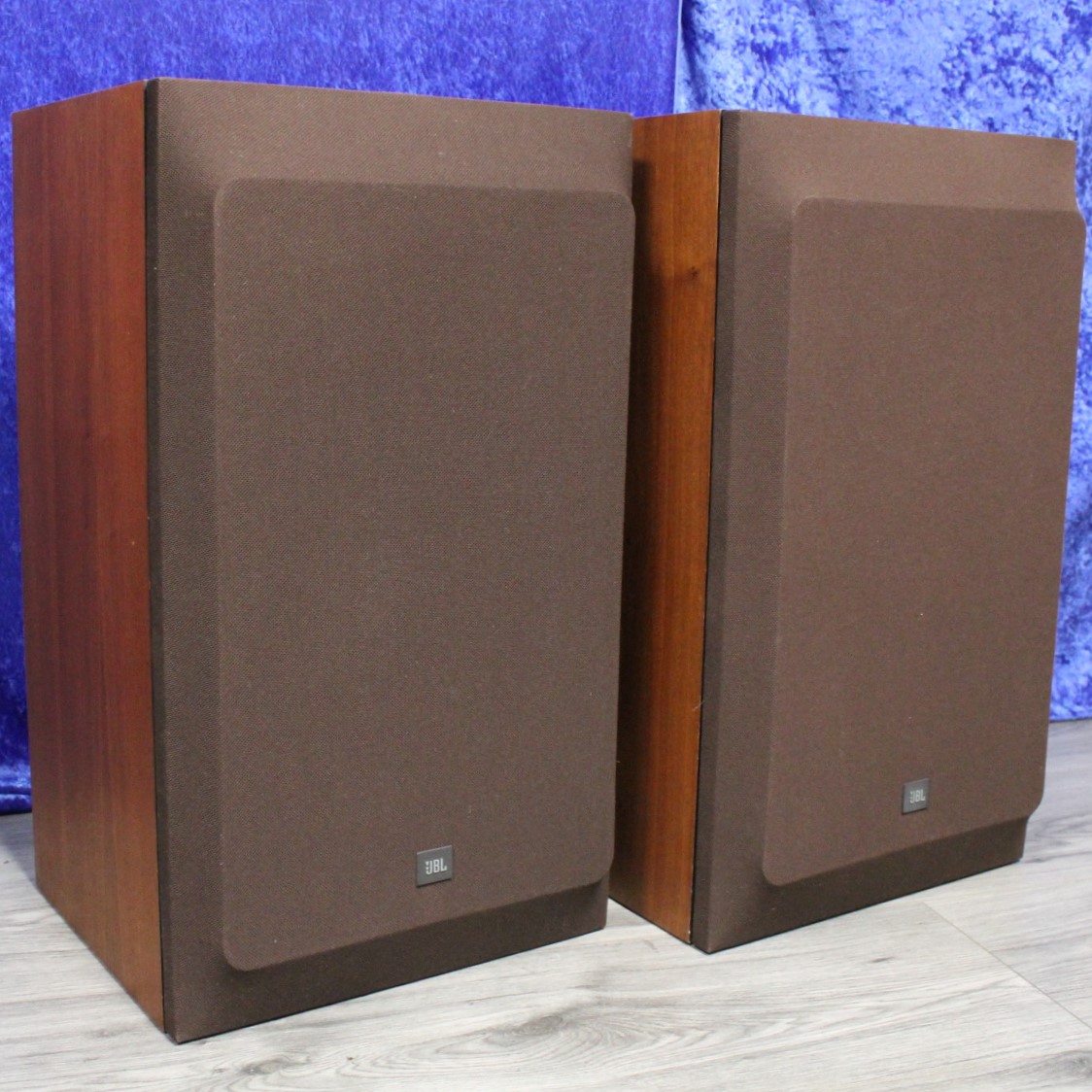 JBL L112 mit Frontbespannung